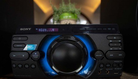 Đánh giá nhanh dàn âm thanh all-in-one Sony MHC-M60D