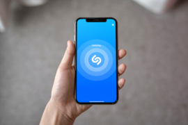 Mách bạn mẹo tìm tên bài hát qua nhạc trong nháy mắt bằng ứng dụng Shazam