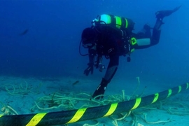 Cáp AAG vừa khắc phục, cáp biển AAE-1 lại gặp sự cố: Quá là đen cho anh em